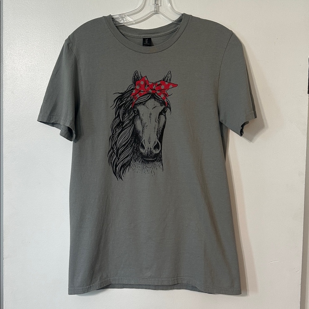 Gray Horse Women’s Small Graphic T-Shirt